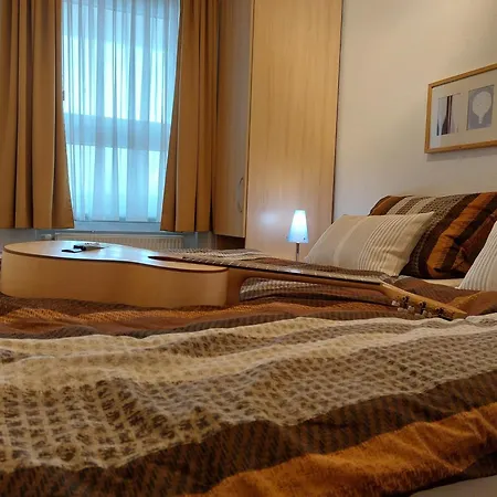Apartment De Leuchtviol *