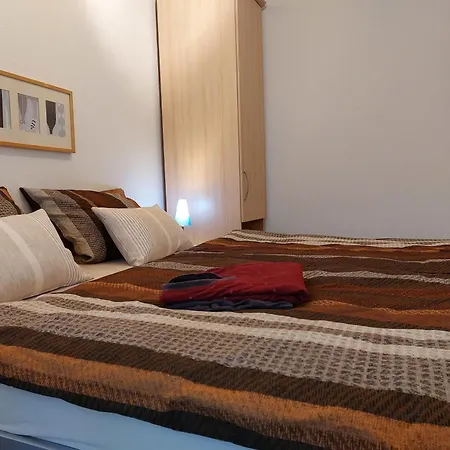 De Leuchtviol Apartment *