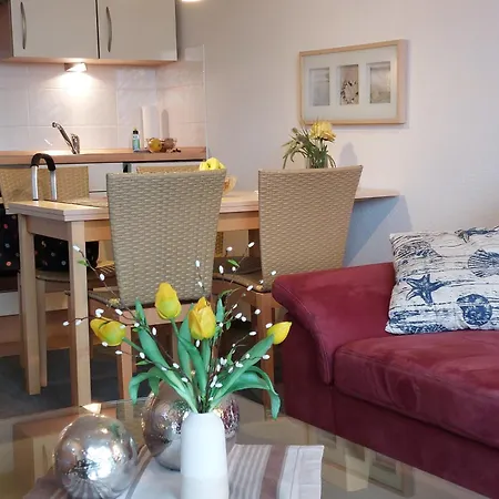 Apartment De Leuchtviol *